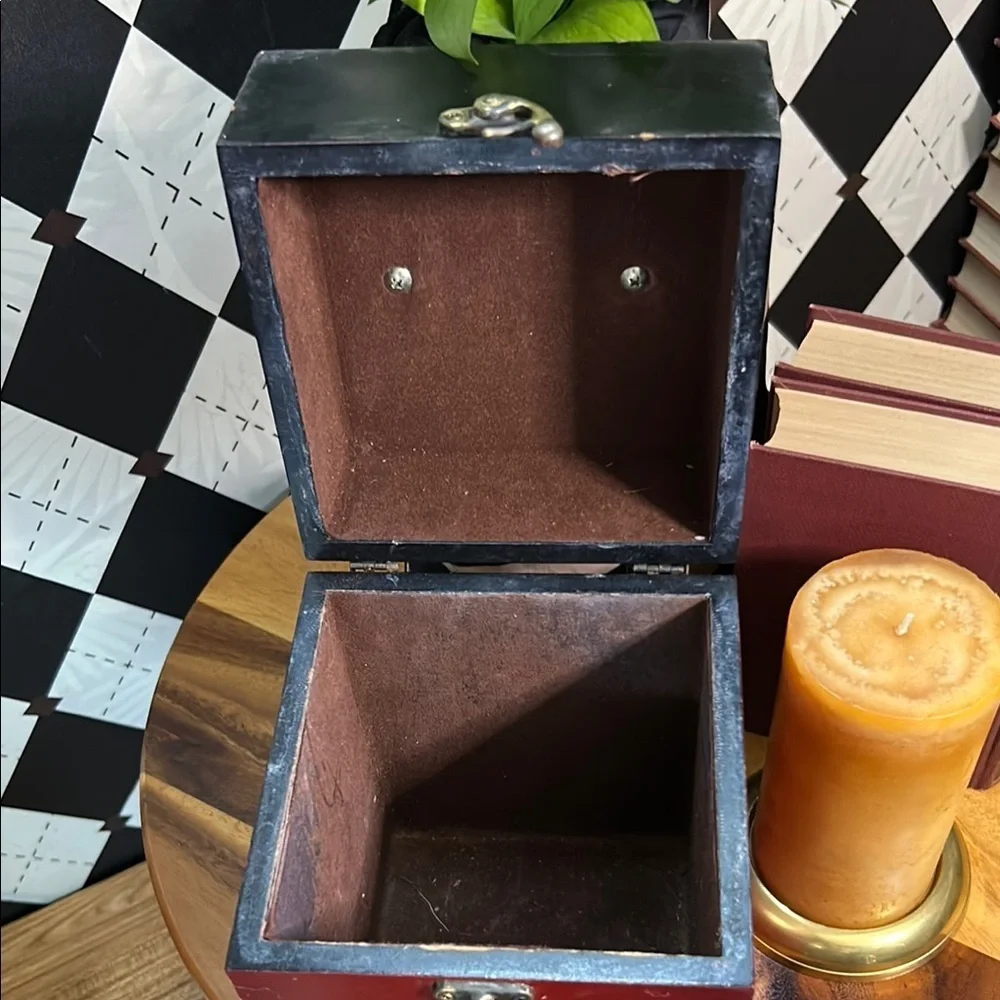 Vintage‎ Black and Red Decorative Storage Box